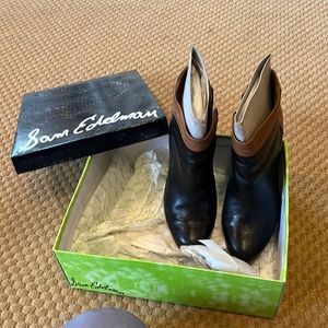 Sam Edelman two tone ankle boots. 3” heel. Like new.